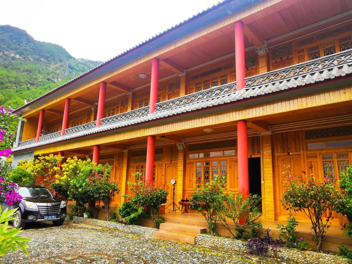 Tiger Leaping Gorge Tea Horse Gasthaus Σάνγκρι-Λα Εξωτερικό φωτογραφία